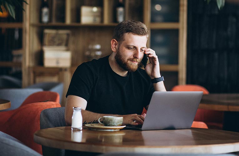 Flexible Arbeitszeitgestaltung und mobiles Arbeiten mit der Möglichkeit, dauerhaft deutschlandweit remote zu arbeiten
